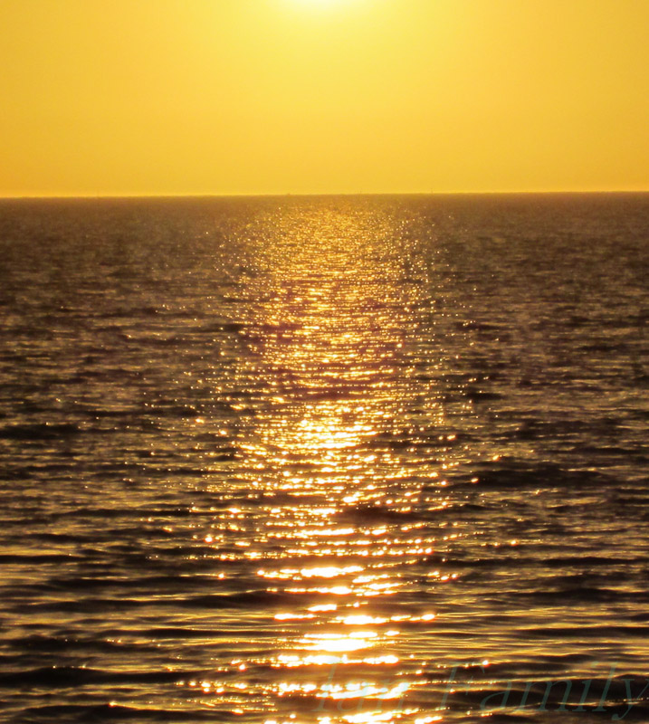 https://easy-exposure.com/wp-content/uploads/2012/10/j3q76-St-Kilda-Sunset-3.jpg