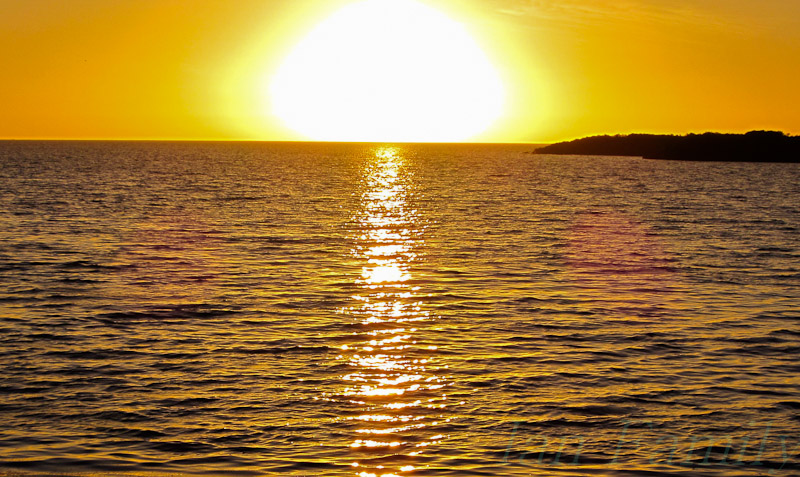 https://easy-exposure.com/wp-content/uploads/2012/10/k0e60-St-Kilda-Sunset-2.jpg